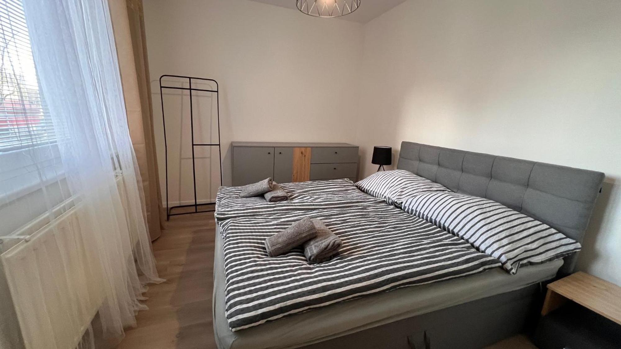 Air Conditioned 3 Room Apartment, Near Technopol 布拉迪斯拉发 外观 照片